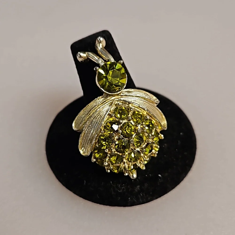 Vintage goldtone green rhinestone Beetle Bug  brooch animal bumble bee - Picture 5 of 6